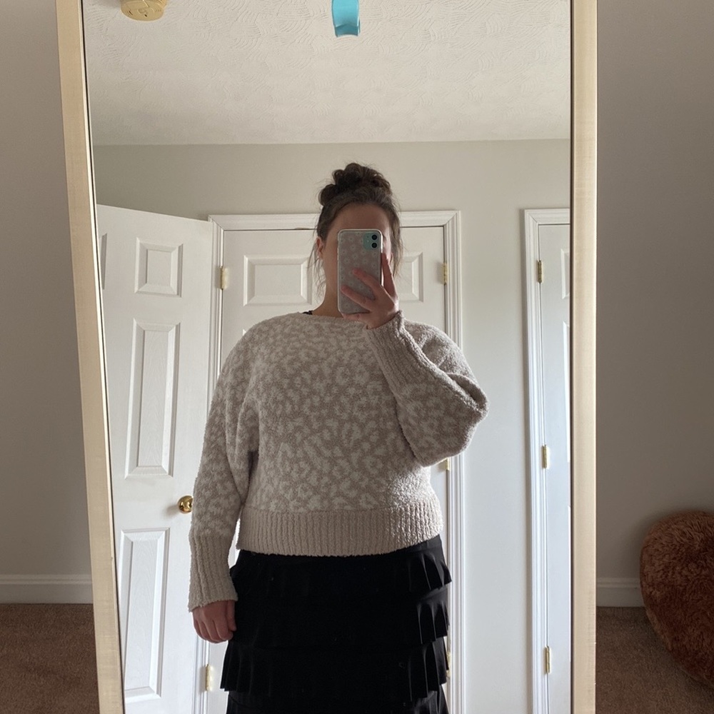 Jessica Simpson leopard/cheetah print sweater - Picture 2 of 7